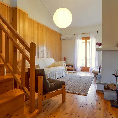 Lea's - Cozy With Mountain View Vitina