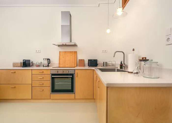 Lofts - Cozy 2-level Loft With Fireplace & Mountain Views *