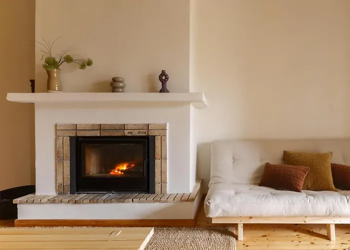 Апартаменты Lofts - Cozy 2-level Loft With Fireplace & Mountain Views Витина